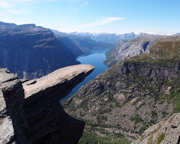 hiken-naar-de-top-van-trolltunga