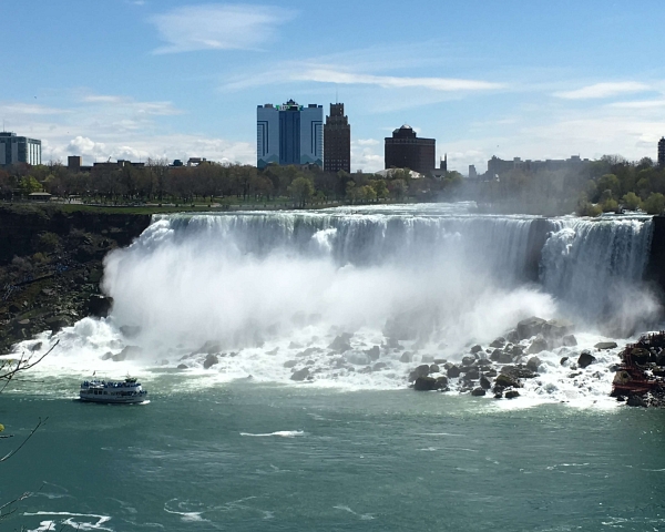 niagara-falls-in-canada